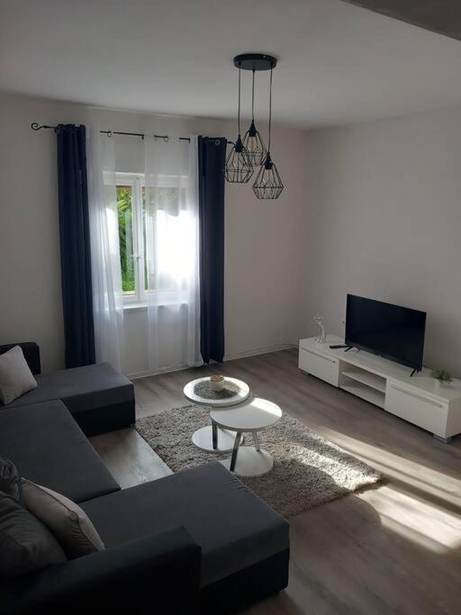 Apartment Dora-100M From The Central Beach Makarska Eksteriør bilde