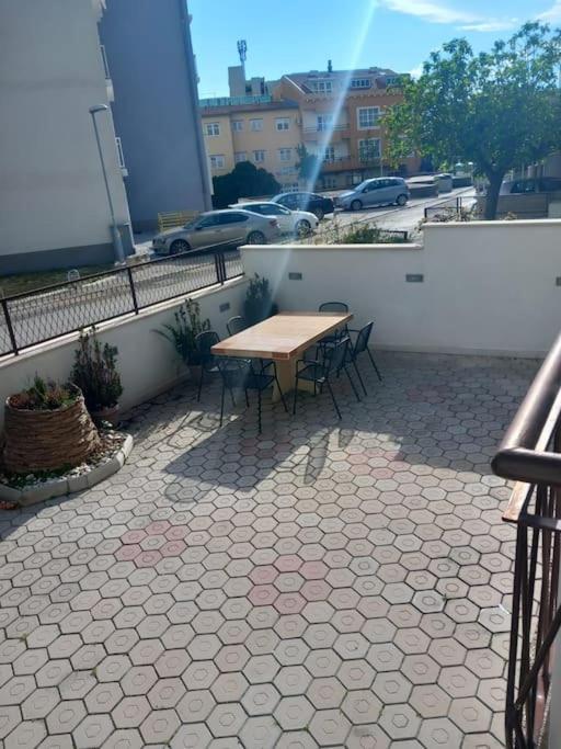 Apartment Dora-100M From The Central Beach Makarska Eksteriør bilde