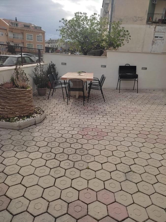 Apartment Dora-100M From The Central Beach Makarska Eksteriør bilde