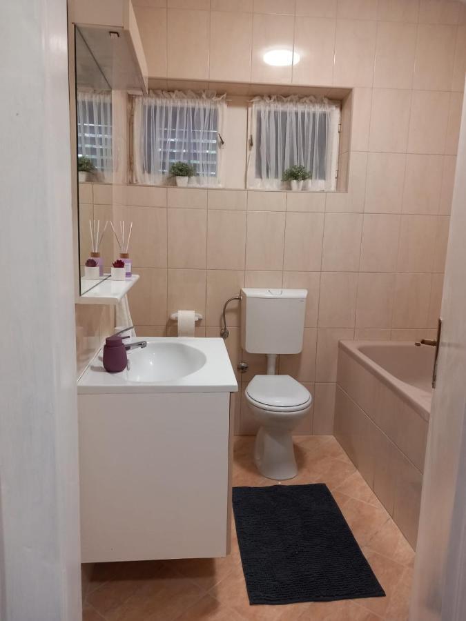 Apartment Dora-100M From The Central Beach Makarska Eksteriør bilde